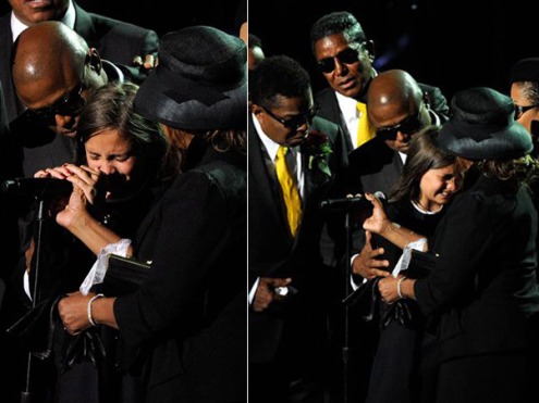 Paris Jackson emocionada durante o funeral (foto de arquivo)
